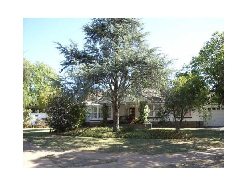 2 Longleat Road, Elizabeth Vale SA 5112