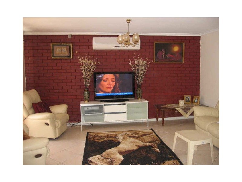 8 Down Crescent, Salisbury Downs SA 5108