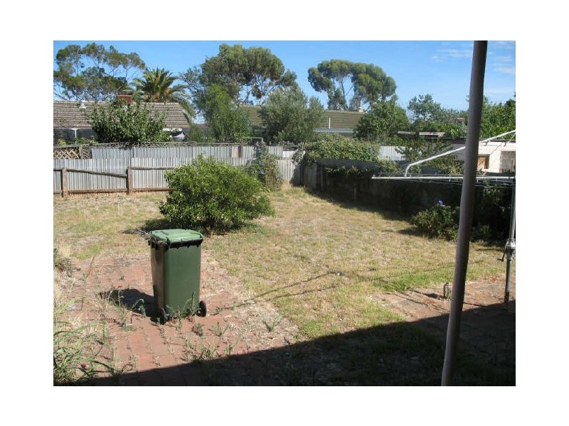 15 Crisp Road, Elizabeth Downs SA 5113