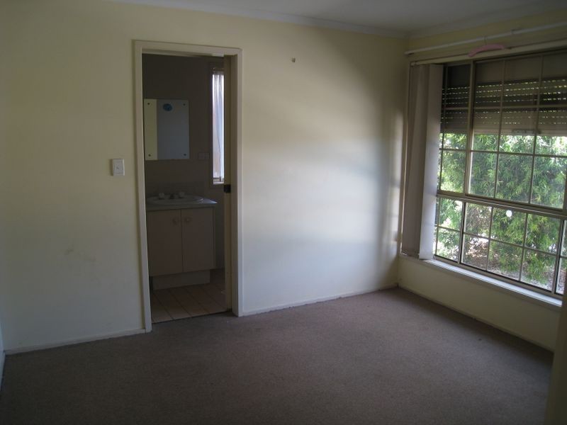 8 Pyrus Crescent, Andrews Farm SA 5114