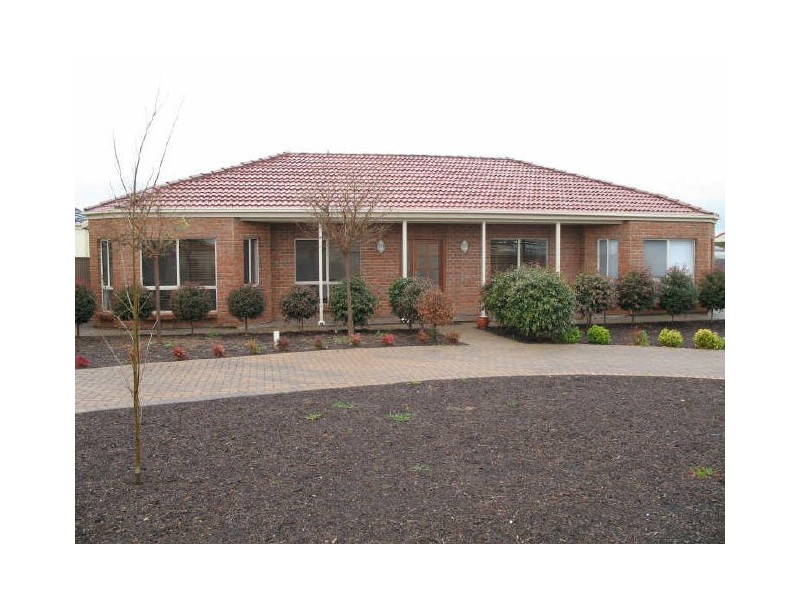 8 Lorenzo Court, Angle Vale SA 5117