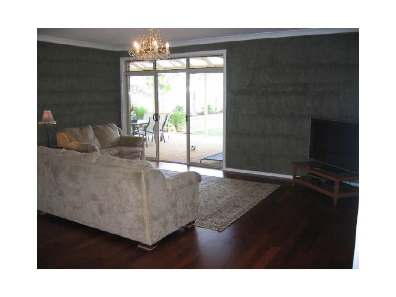 8 Lorenzo Court, Angle Vale SA 5117