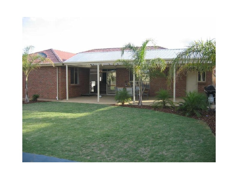 8 Lorenzo Court, Angle Vale SA 5117