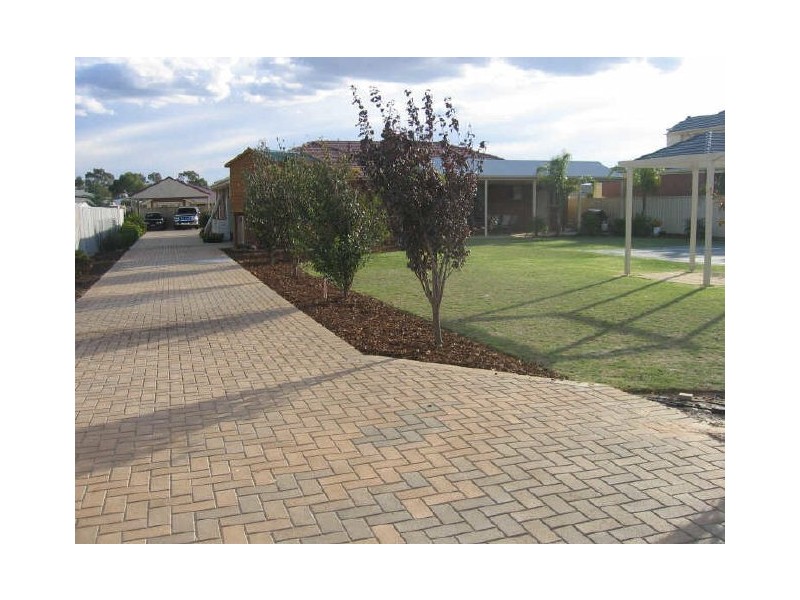 8 Lorenzo Court, Angle Vale SA 5117