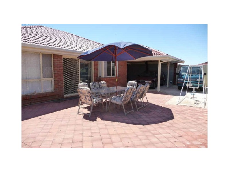 75 President Avenue, Andrews Farm SA 5114