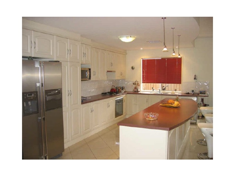 10 Shoalhaven Circuit, Mawson Lakes SA 5095