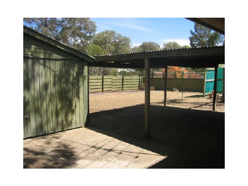 17 Bundarra Court, Craigmore SA 5114
