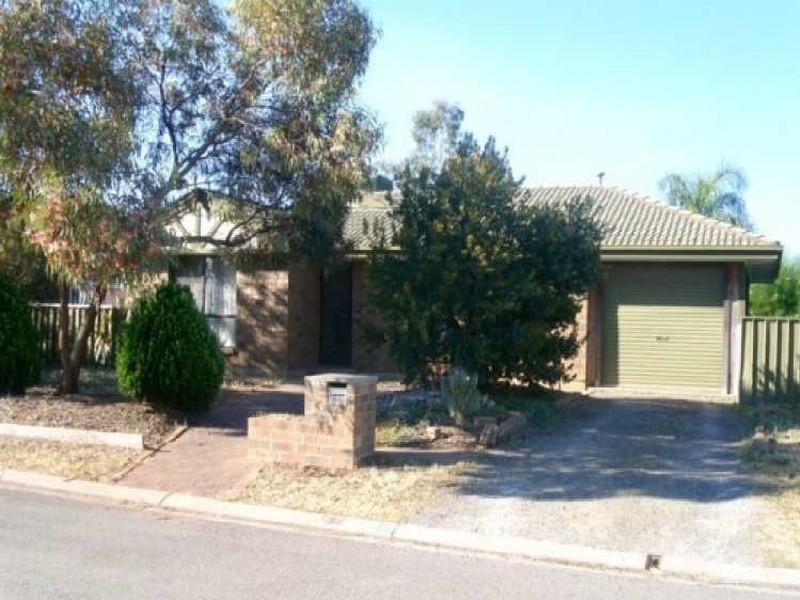 1 Everard Avenue, Andrews Farm SA 5114