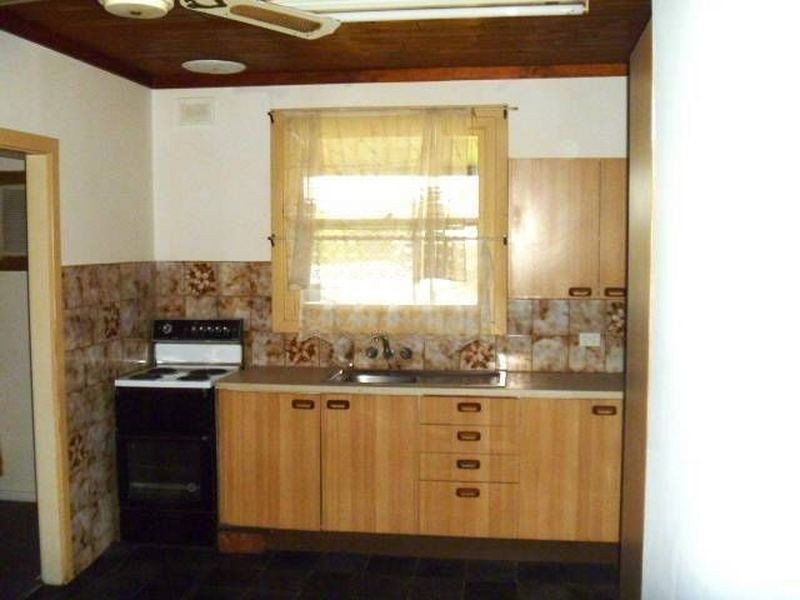 5 Halsey Road, Elizabeth East SA 5112