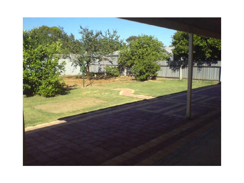 15 Kings Road, Salisbury Downs SA 5108