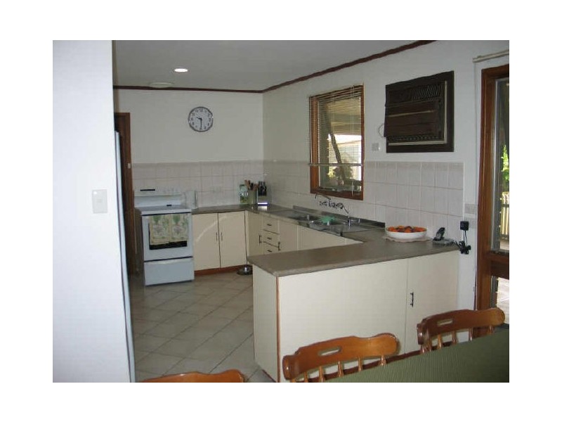 8 Haslam Crescent, Elizabeth Vale SA 5112