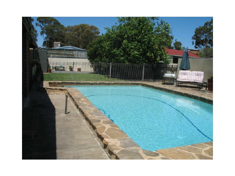 8 Haslam Crescent, Elizabeth Vale SA 5112