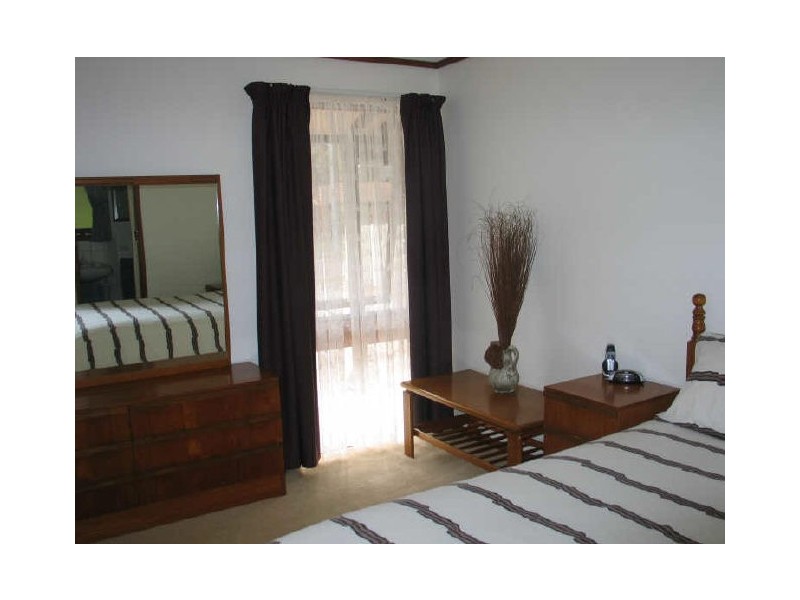 8 Haslam Crescent, Elizabeth Vale SA 5112