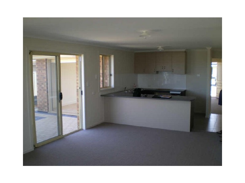 10 Albert Court, Andrews Farm SA 5114