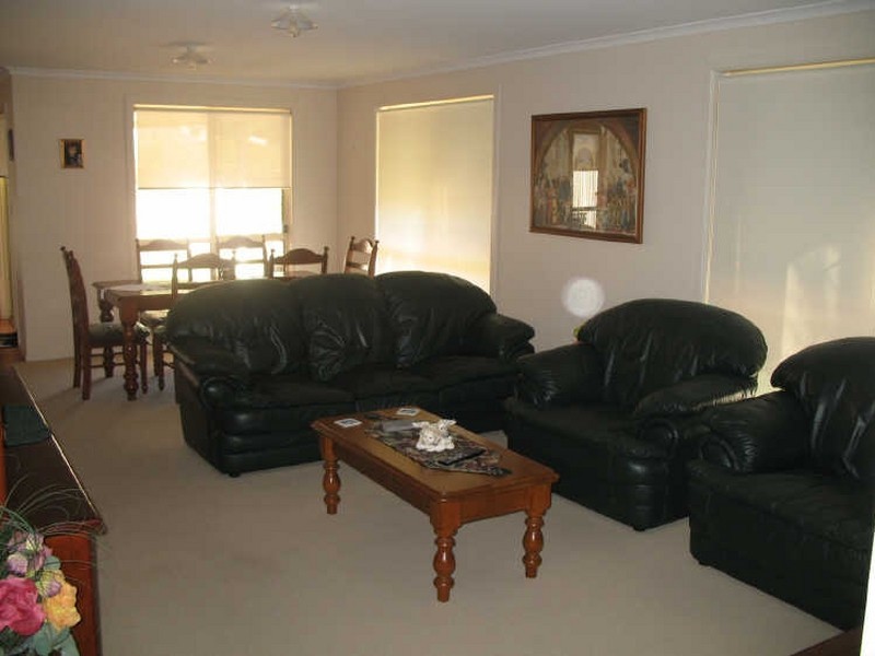 27 McGonigal Drive, Willaston SA 5118
