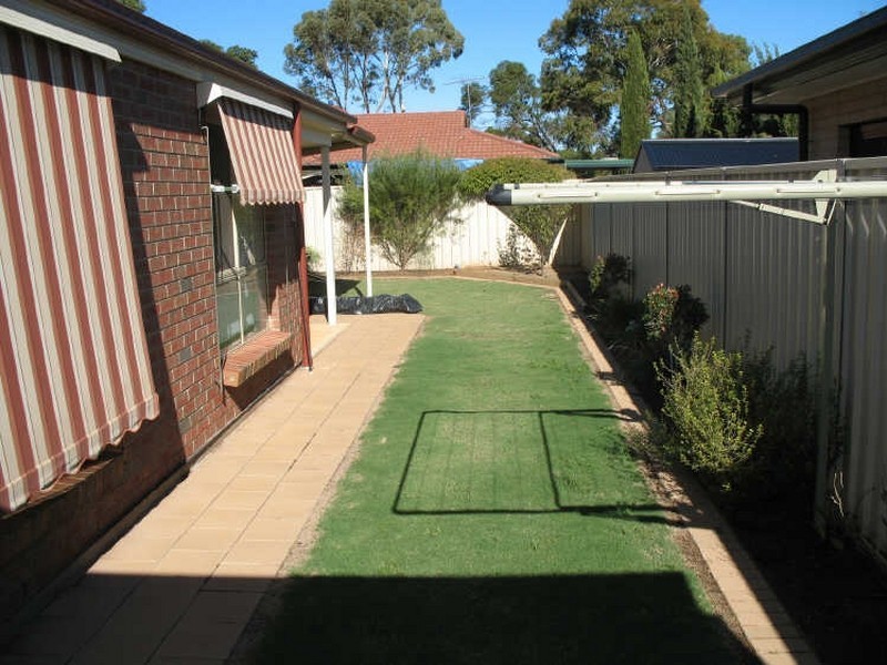 27 McGonigal Drive, Willaston SA 5118