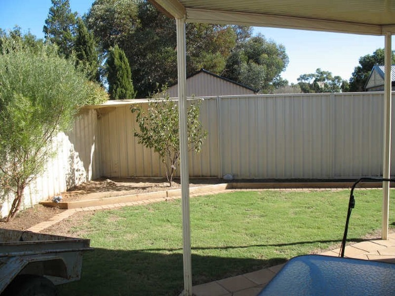 27 McGonigal Drive, Willaston SA 5118
