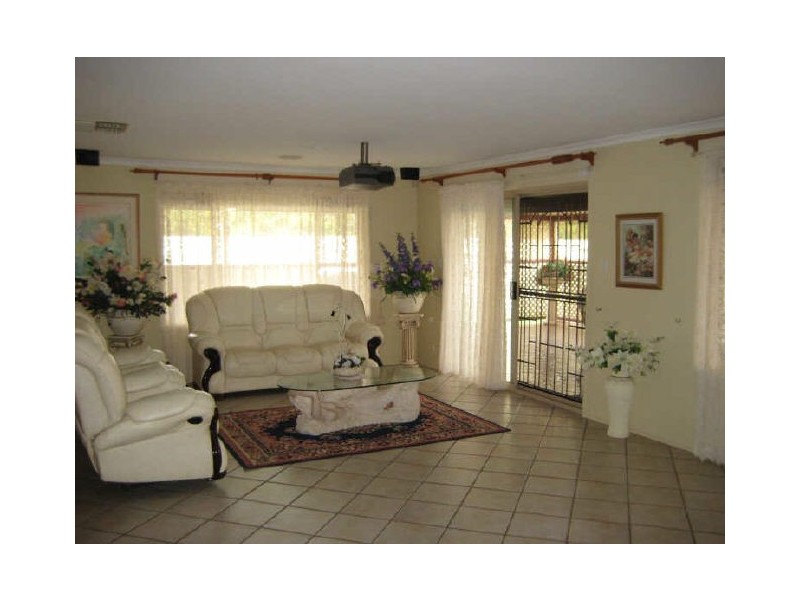 61 President Avenue, Andrews Farm SA 5114