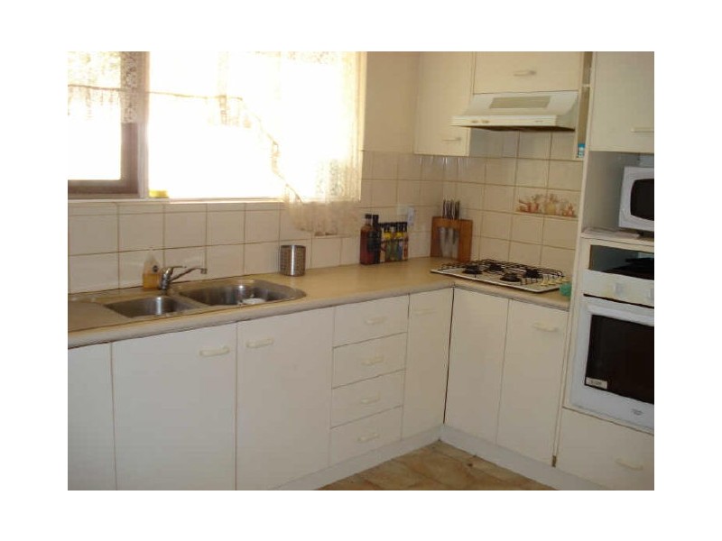 16 Sommerset Road, Para Hills SA 5096