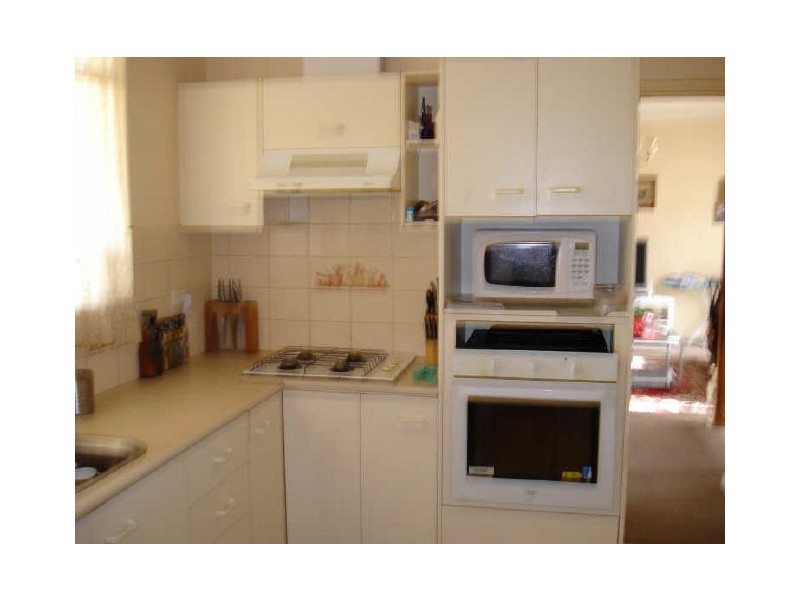 16 Sommerset Road, Para Hills SA 5096