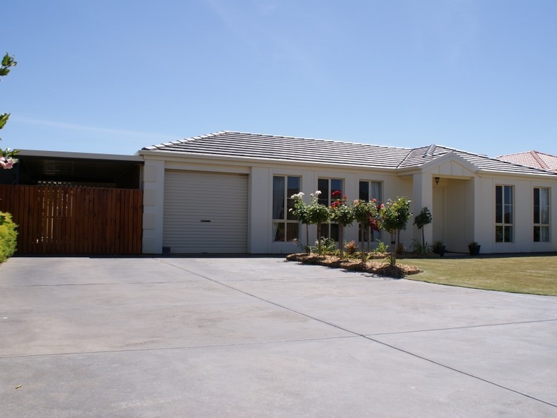 19 Dawn Close, Andrews Farm SA 5114