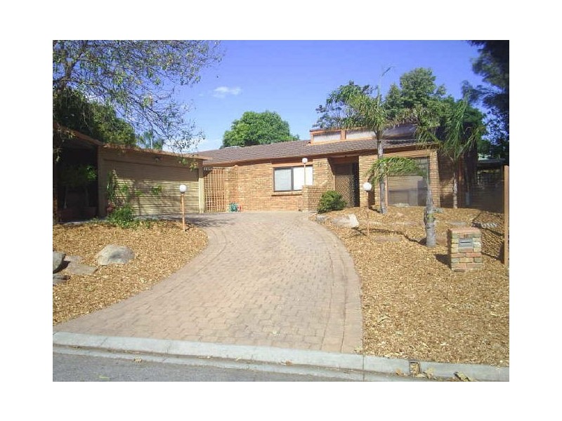 15 Ina Close, Craigmore SA 5114