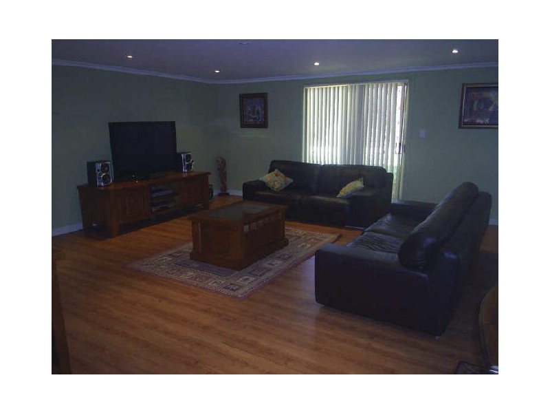 15 Ina Close, Craigmore SA 5114