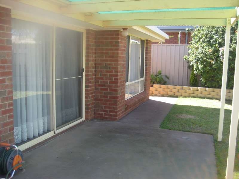 11 Cranmore Avenue, Craigmore SA 5114