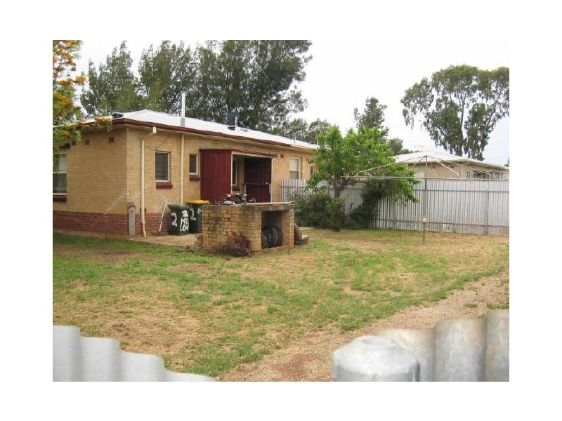 2 Midlow Road, Elizabeth Downs SA 5113