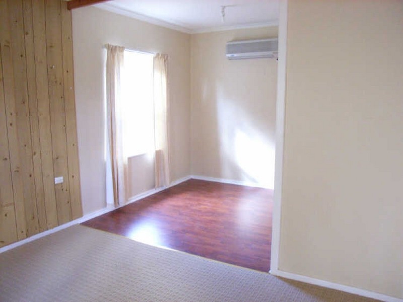 16 Midway Road, Elizabeth East SA 5112