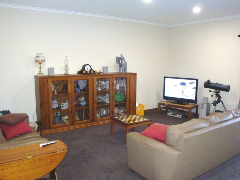 8 Kimvu Court, Munno Para West SA 5115