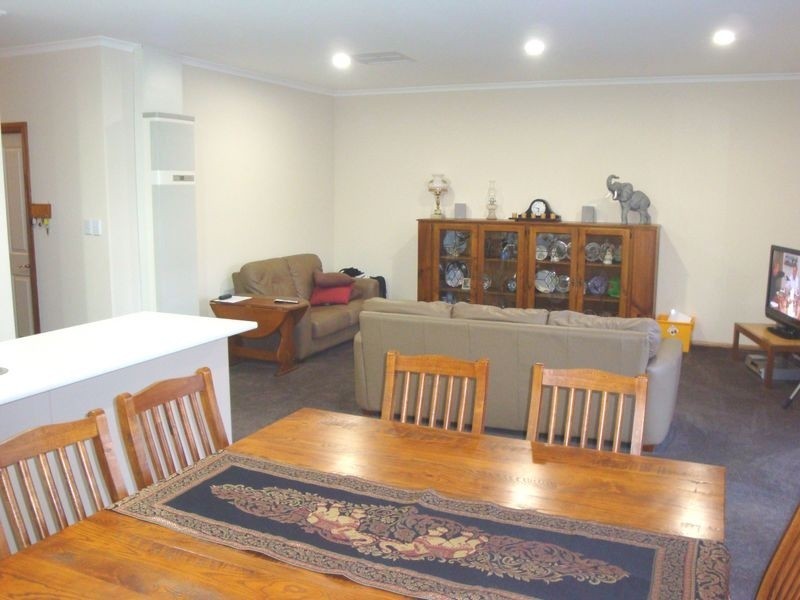 8 Kimvu Court, Munno Para West SA 5115