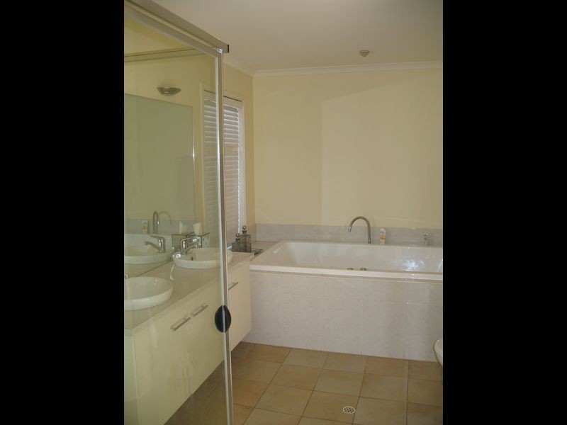 14 Springbank Blvd, Burton SA 5110