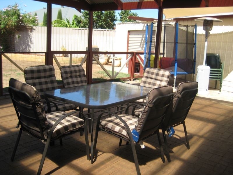 5 Crown Crescent, Paralowie SA 5108