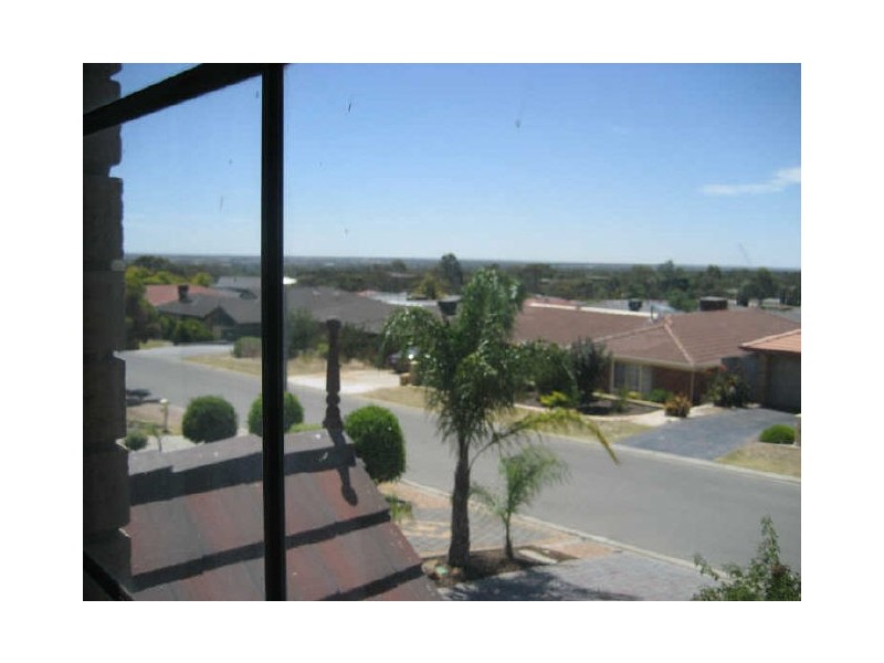 5 Pacific Boulevard, Hillbank SA 5112