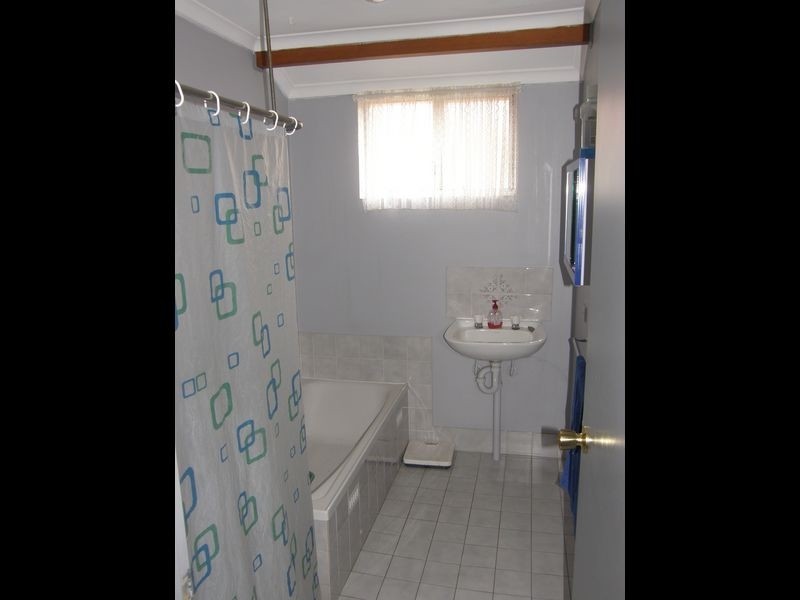 8 Alan Crescent, Burton SA 5110