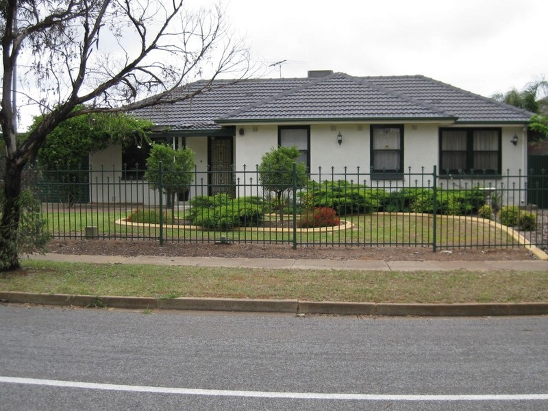 4 Joel Crescent, Elizabeth Vale SA 5112