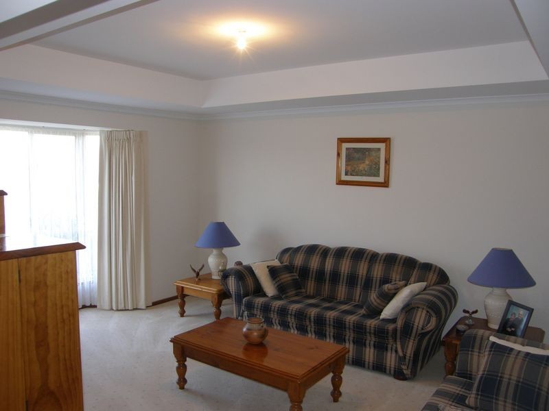 92 President Avenue, Andrews Farm SA 5114