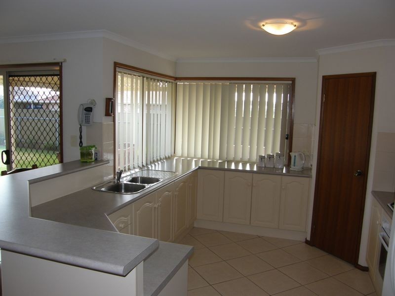 92 President Avenue, Andrews Farm SA 5114