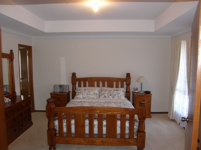 92 President Avenue, Andrews Farm SA 5114