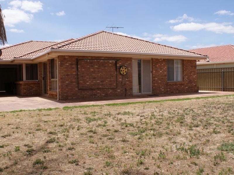 6 Finch Close, Andrews Farm SA 5114