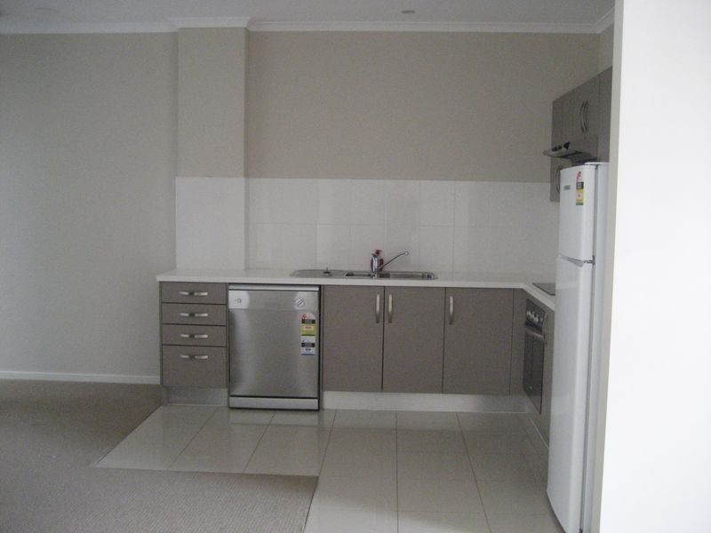 207/6-18 Metro Parade, Mawson Lakes SA 5095