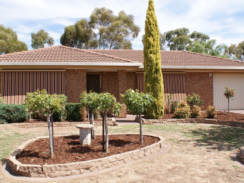 20 Commodore Parade, Andrews Farm SA 5114