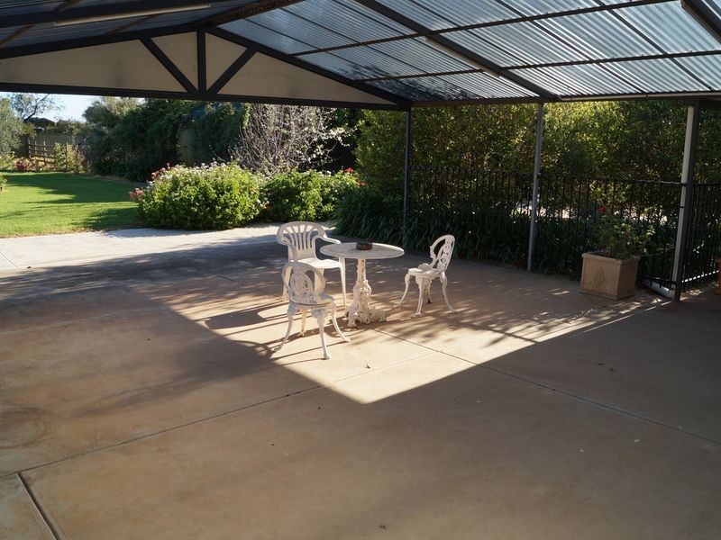 8 Whitelaws Court, Angle Vale SA 5117