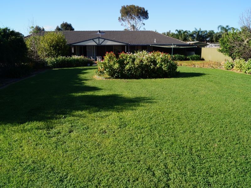 8 Whitelaws Court, Angle Vale SA 5117