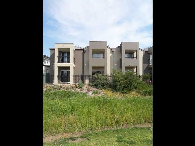 6/7 Banrock Place, Mawson Lakes SA 5095