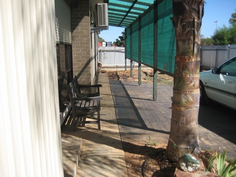 4 Deverill Street, Elizabeth South SA 5112