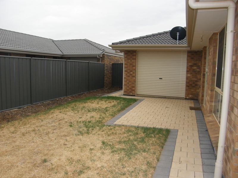 10 Albert Court, Andrews Farm SA 5114