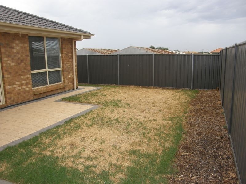 10 Albert Court, Andrews Farm SA 5114
