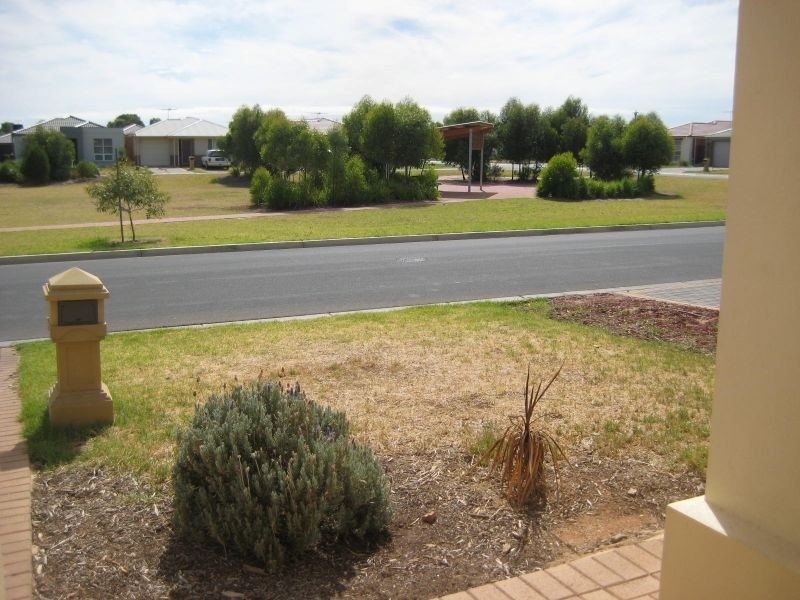 43 Lakeside Drive, Andrews Farm SA 5114